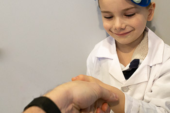 Gross Science Experiment Glitter Germs Shaking Hands Spreads Germs