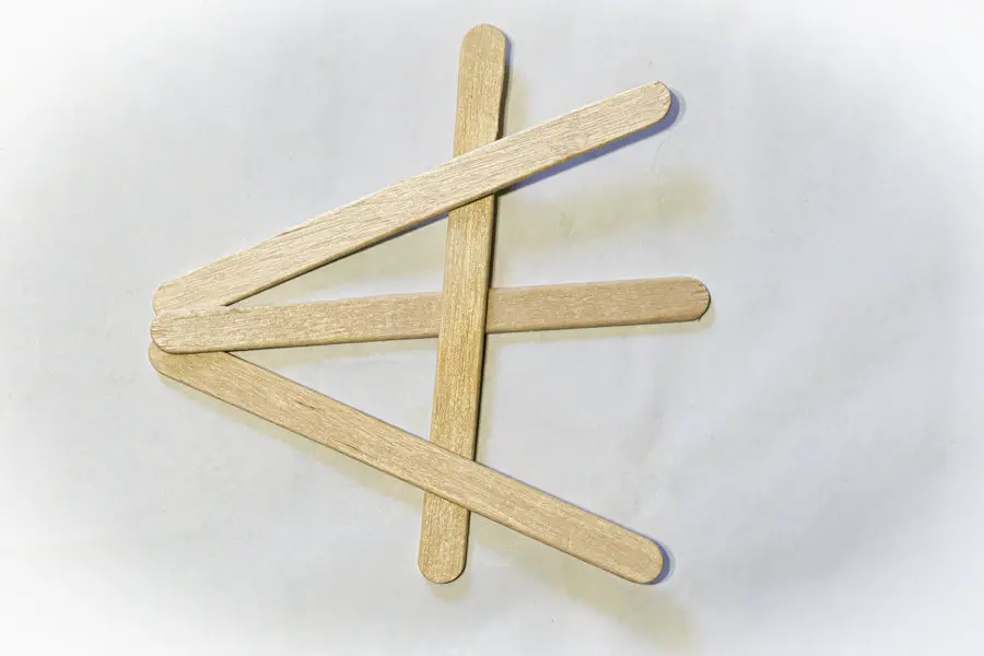 Popsicle Stick Bomb weaving sticks