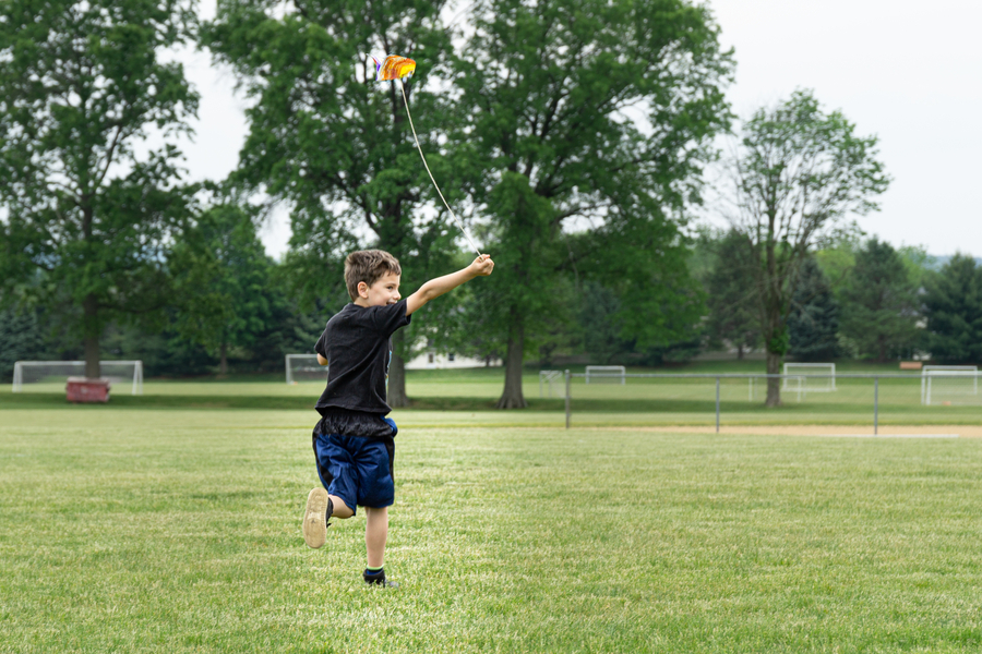 Flying a DIY Paper Kite