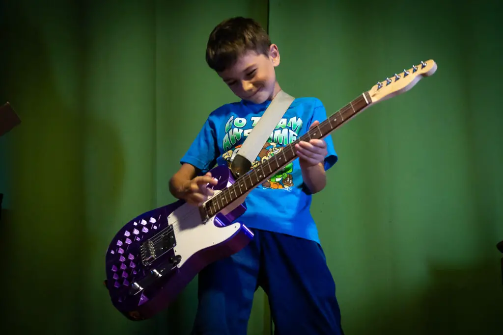 Playing a 3D printed Guitar